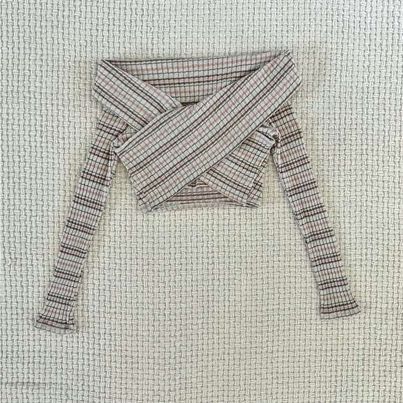 Vintage Windsor Long Sleeve Wrap Crop Top - Picture 2 of 6